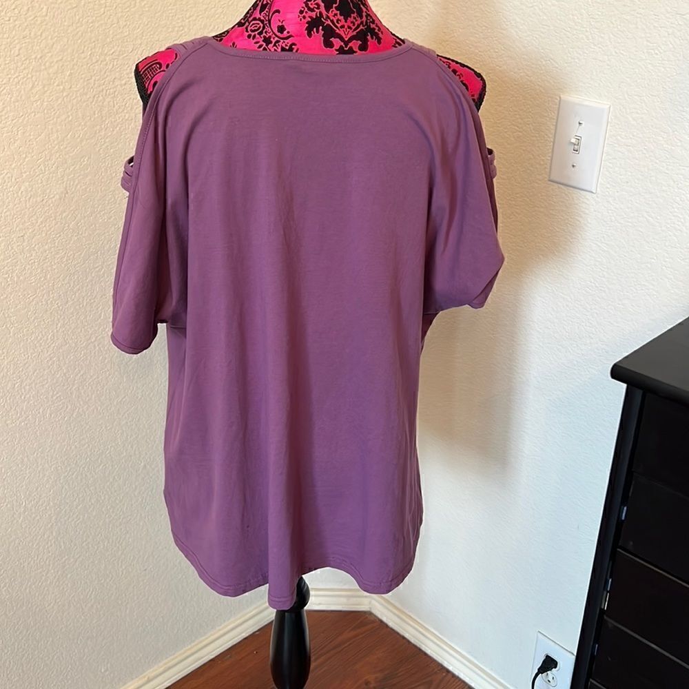BloomChic Purple Cold Shoulder Short Sleeve Top - Size 14/16 - Picture 2 of 6